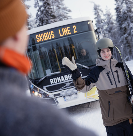 Ruka-Kuusamo SkiBus liikennöi talvisin, kuva Harri Tarvainen